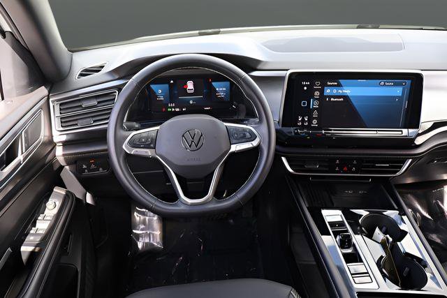 Certified 2025 Volkswagen Atlas Cross Sport SE image 15