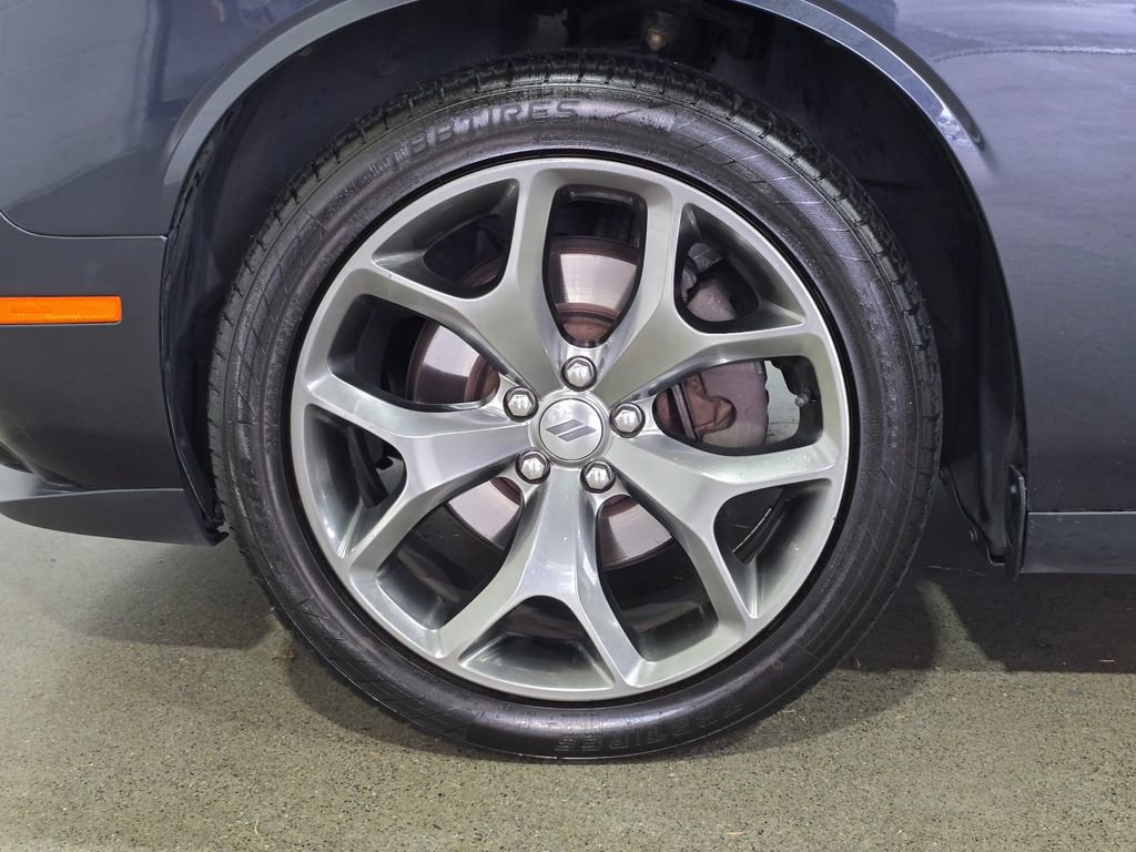 Used 2017 Dodge Challenger SXT Plus image 8