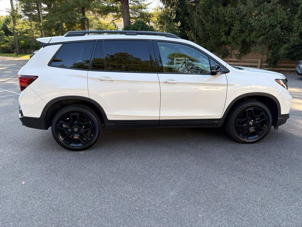 Used 2024 Honda Passport Black Edition image 10