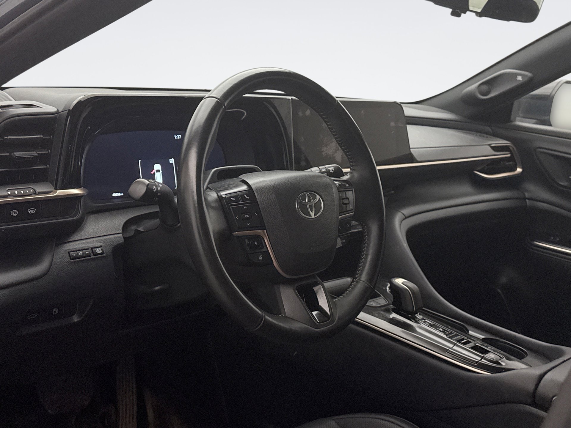 Used 2025 Toyota Crown Signia w/ Advanced Technology Package AWD/4WD image 7