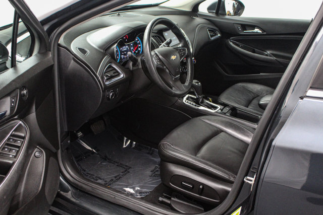 Used 2017 Chevrolet Cruze Premier FWD image 11