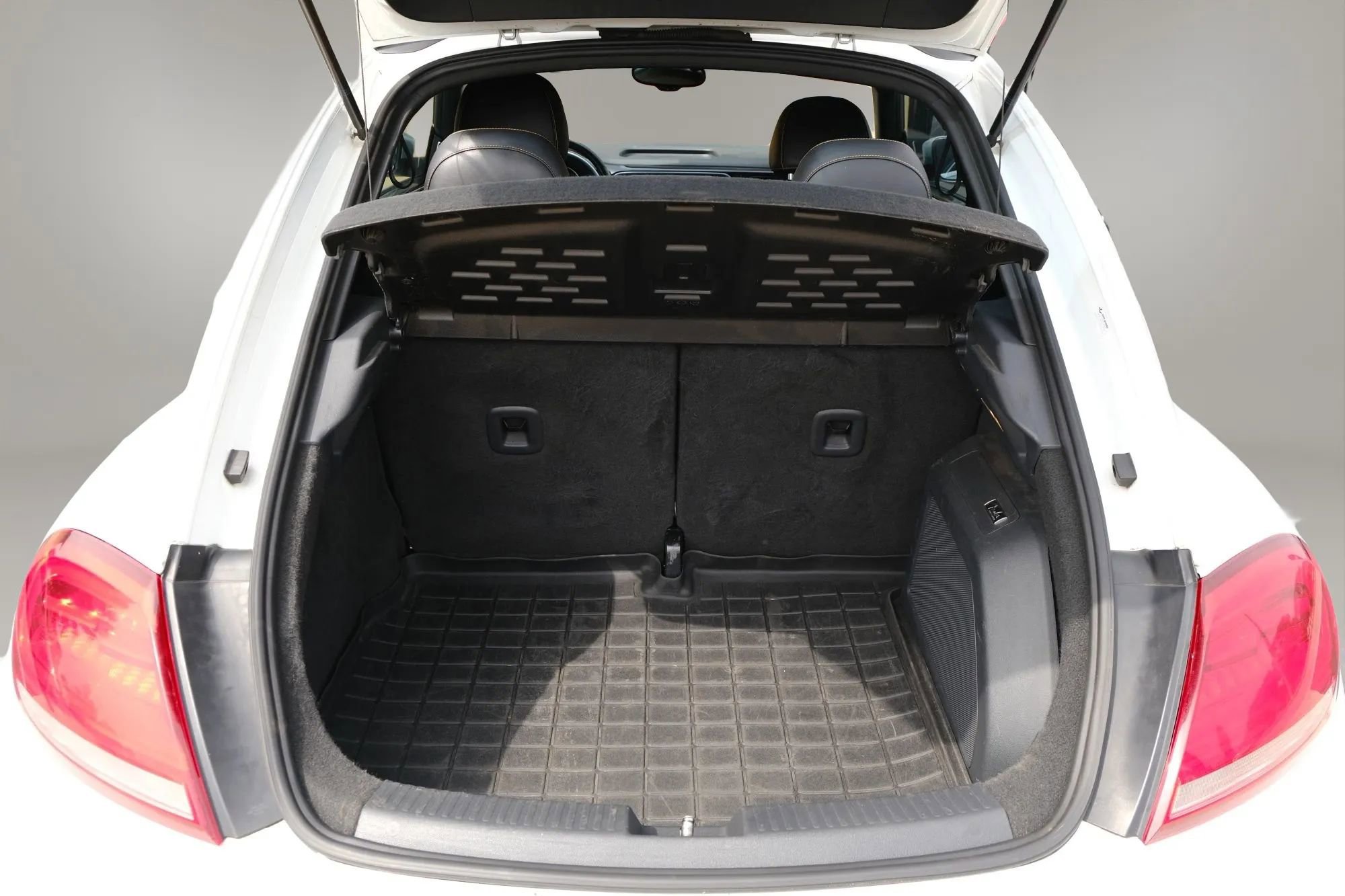 Used 2016 Volkswagen Beetle 1.8T Dune w/ Dune Technology Package image 20