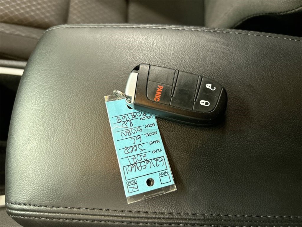 Certified 2021 Jeep Grand Cherokee Laredo image 12