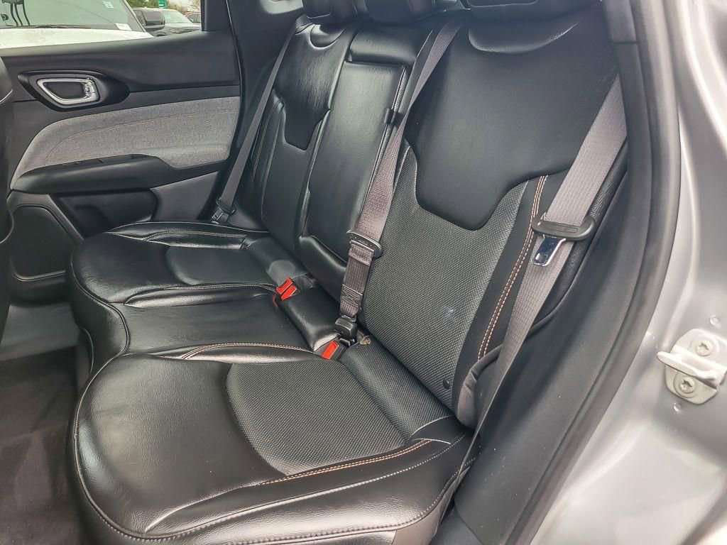 Used 2023 Jeep Compass Latitude image 10