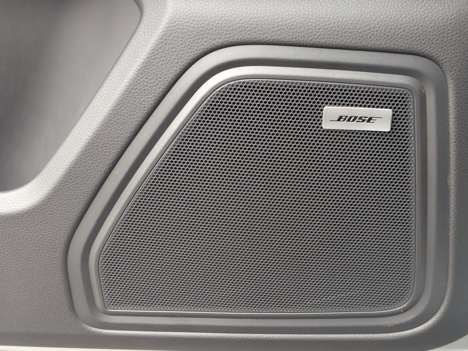 Used 2025 Porsche Macan image 14