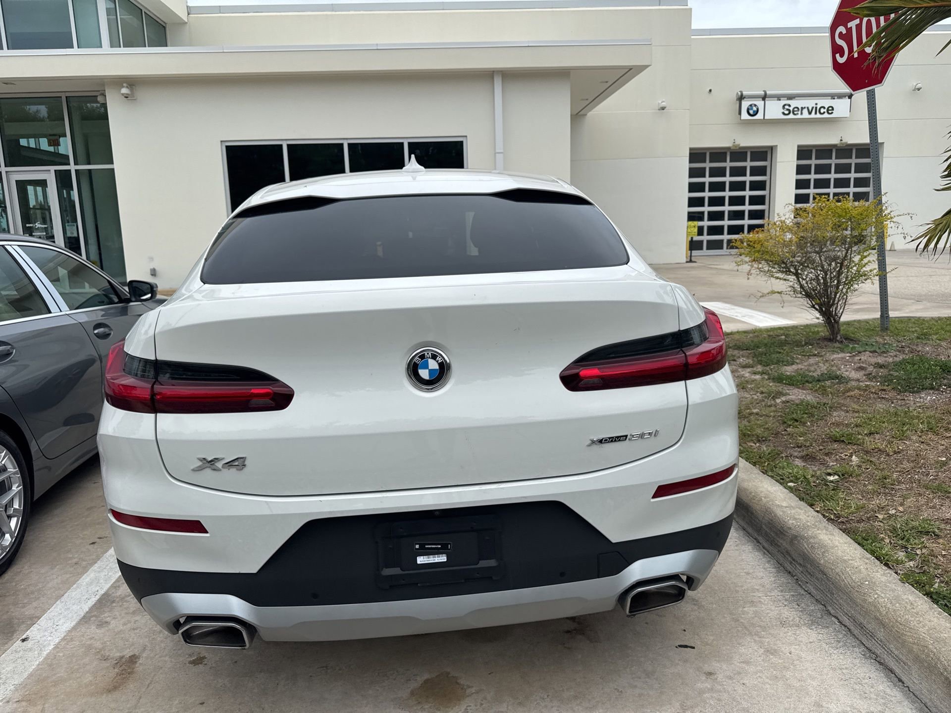 Used 2025 BMW X4 xDrive30i image 4