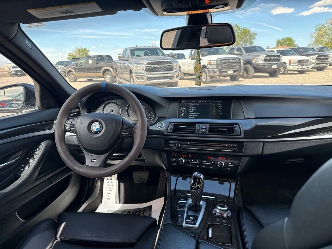 Used 2012 BMW 550i xDrive Sedan image 25