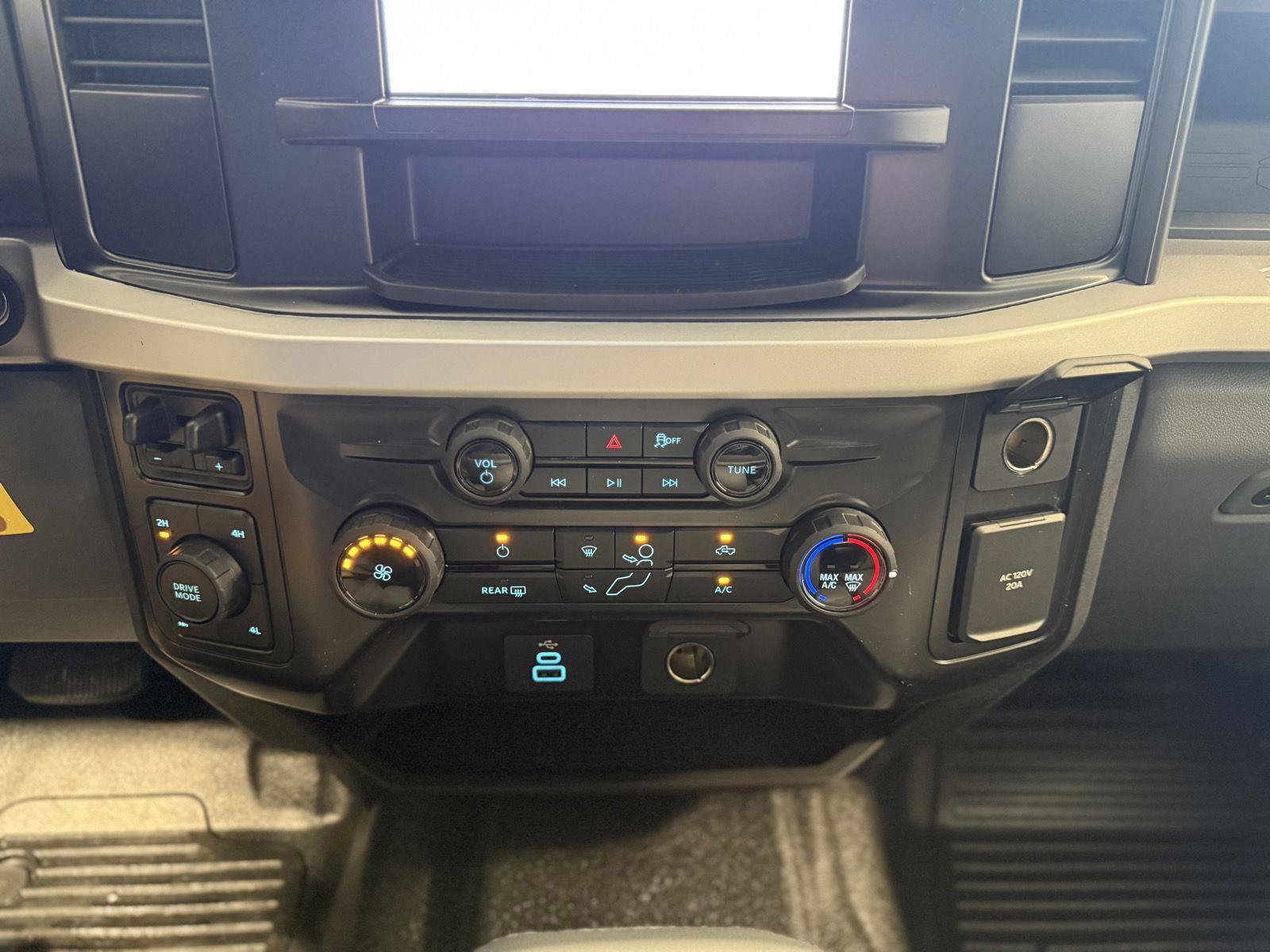 New 2026 Ford F350 XL w/ XL Chrome Package image 26