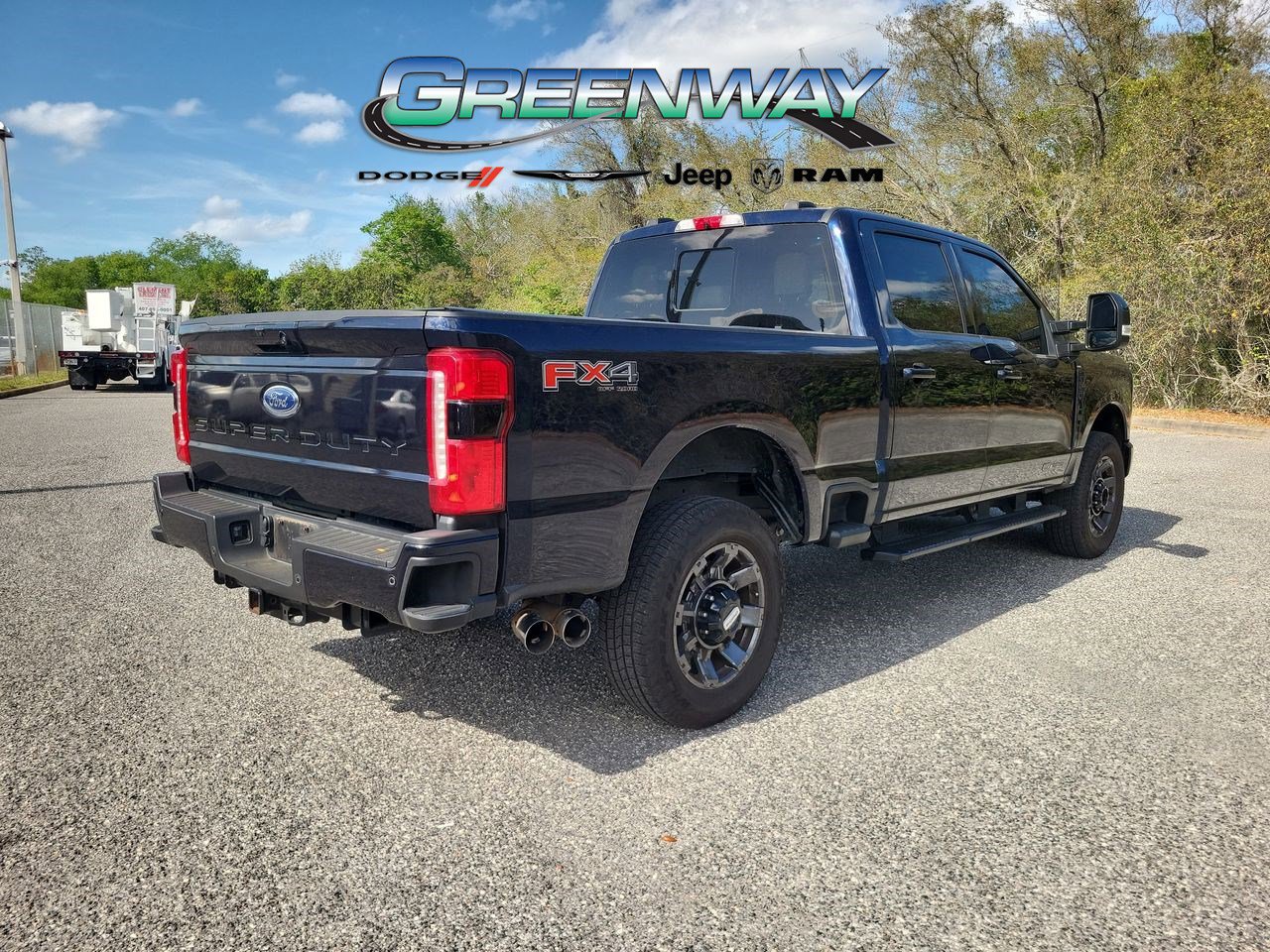 Used 2023 Ford F250 Lariat w/ Sport Appearance Package AWD/4WD image 3