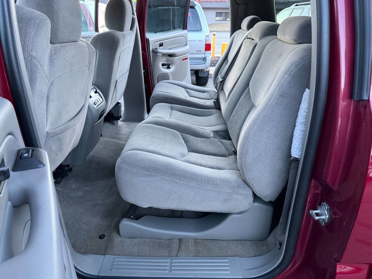 Used 2005 Chevrolet Suburban LS w/ Preferred Equipment Group image 36