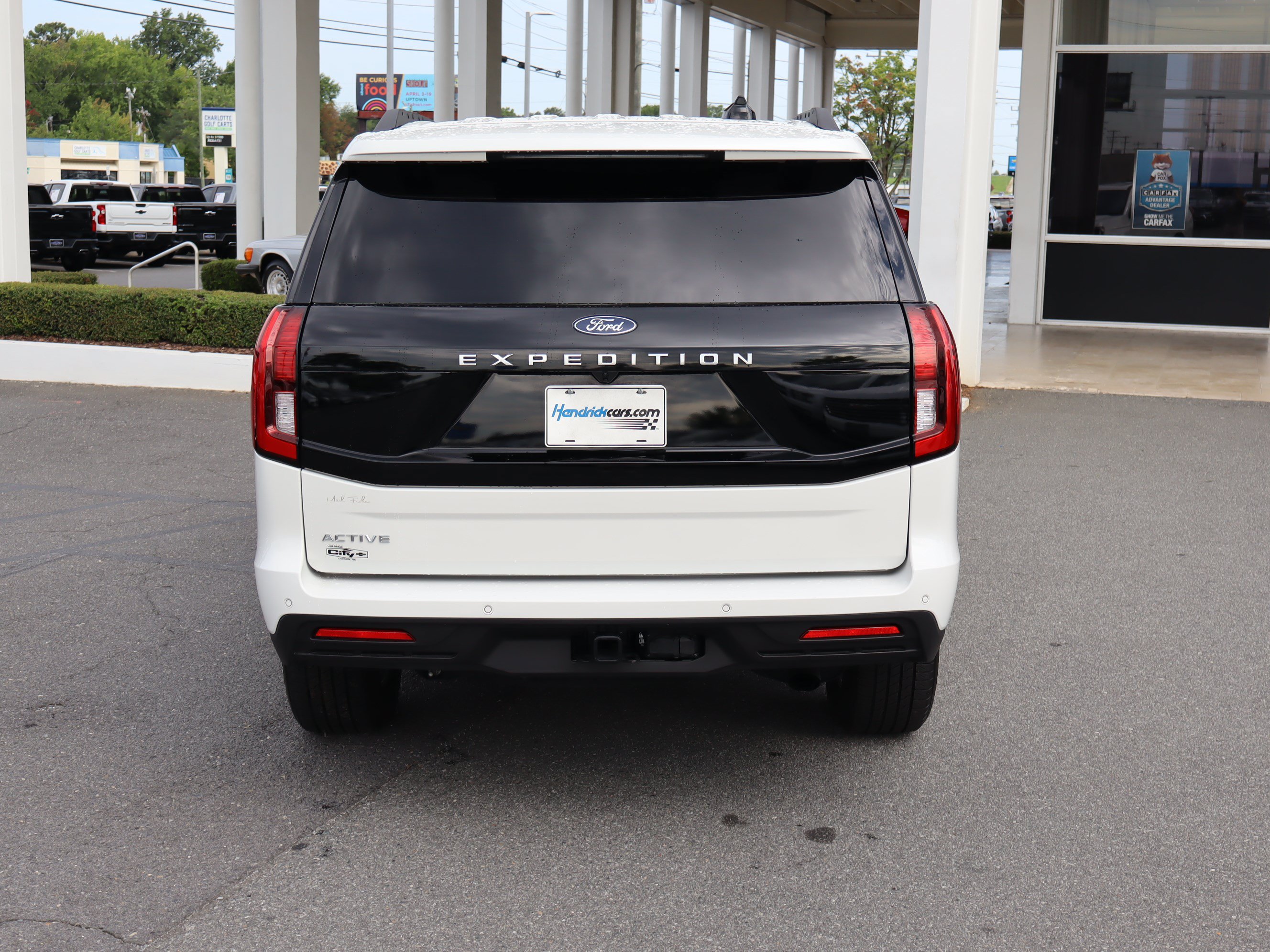 Used 2025 Ford Expedition Active RWD image 9