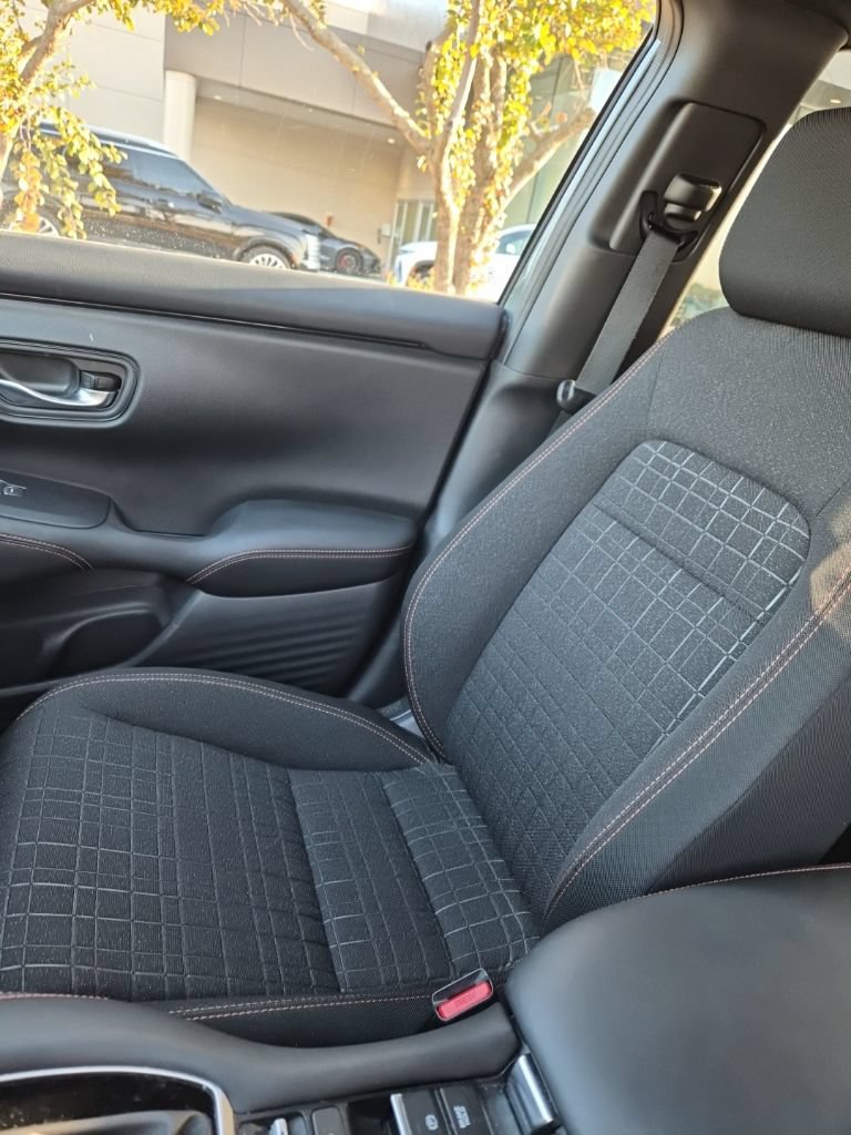 Used 2024 Honda HR-V Sport image 2