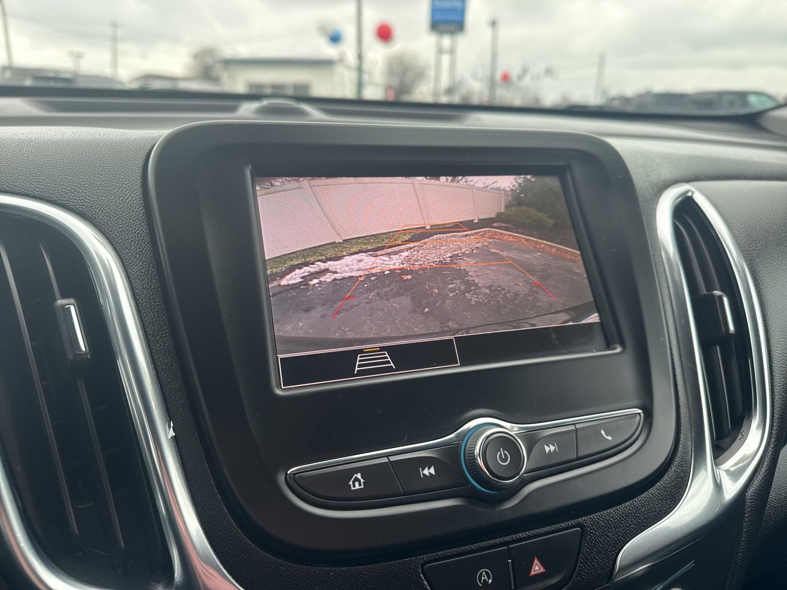 Used 2023 Chevrolet Equinox LT image 32