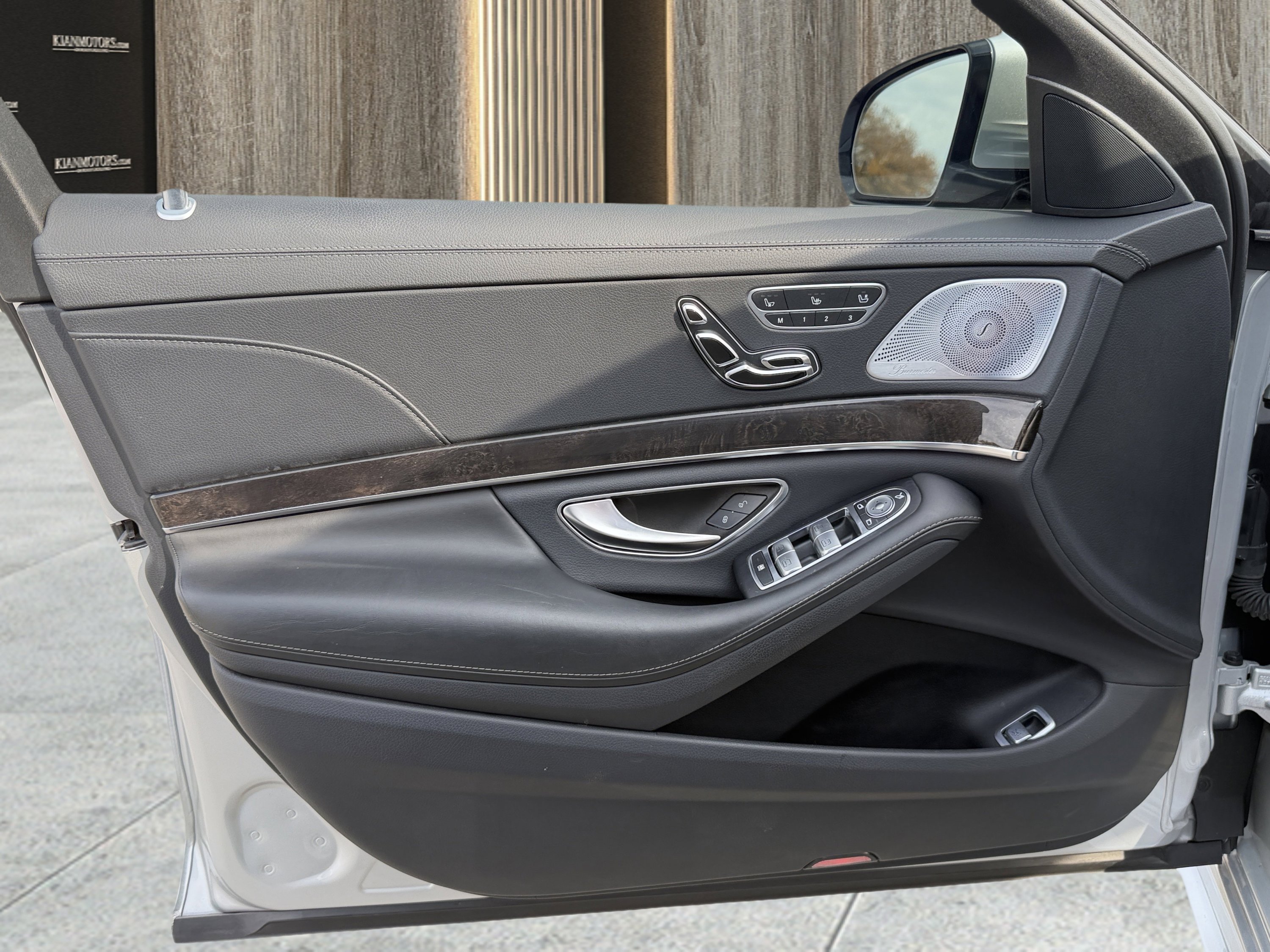 Used 2016 Mercedes-Benz S 550 Sedan image 24