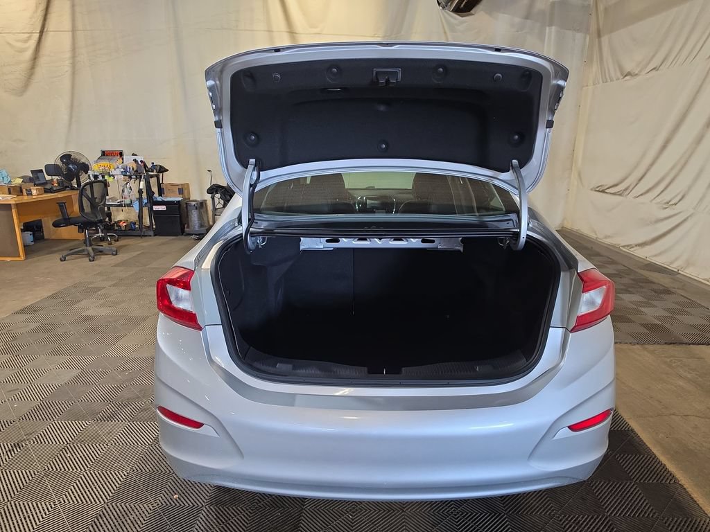 Used 2017 Chevrolet Cruze Premier FWD image 19