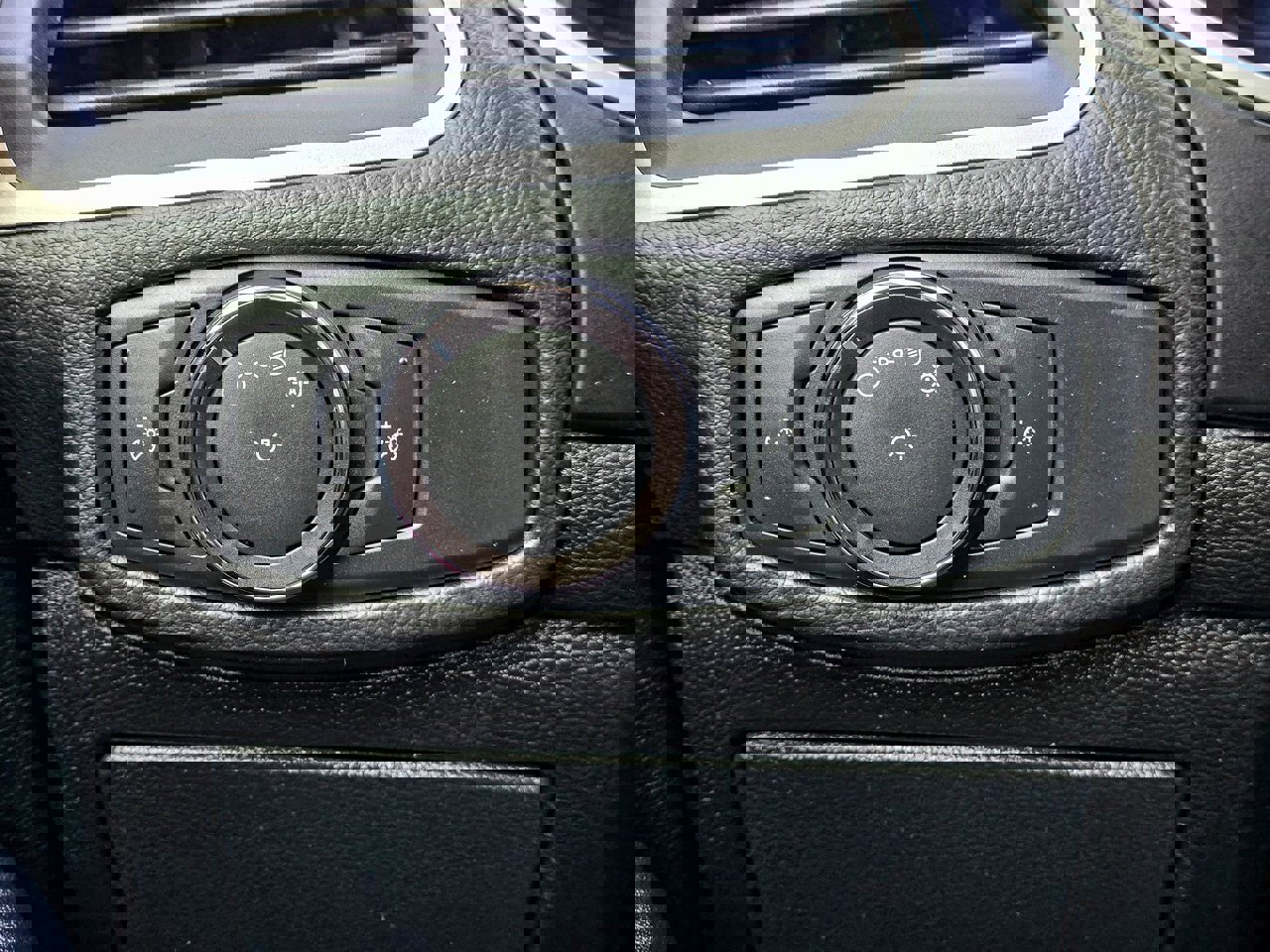 Used 2018 Ford Edge SEL w/ Equipment Group 201A image 30