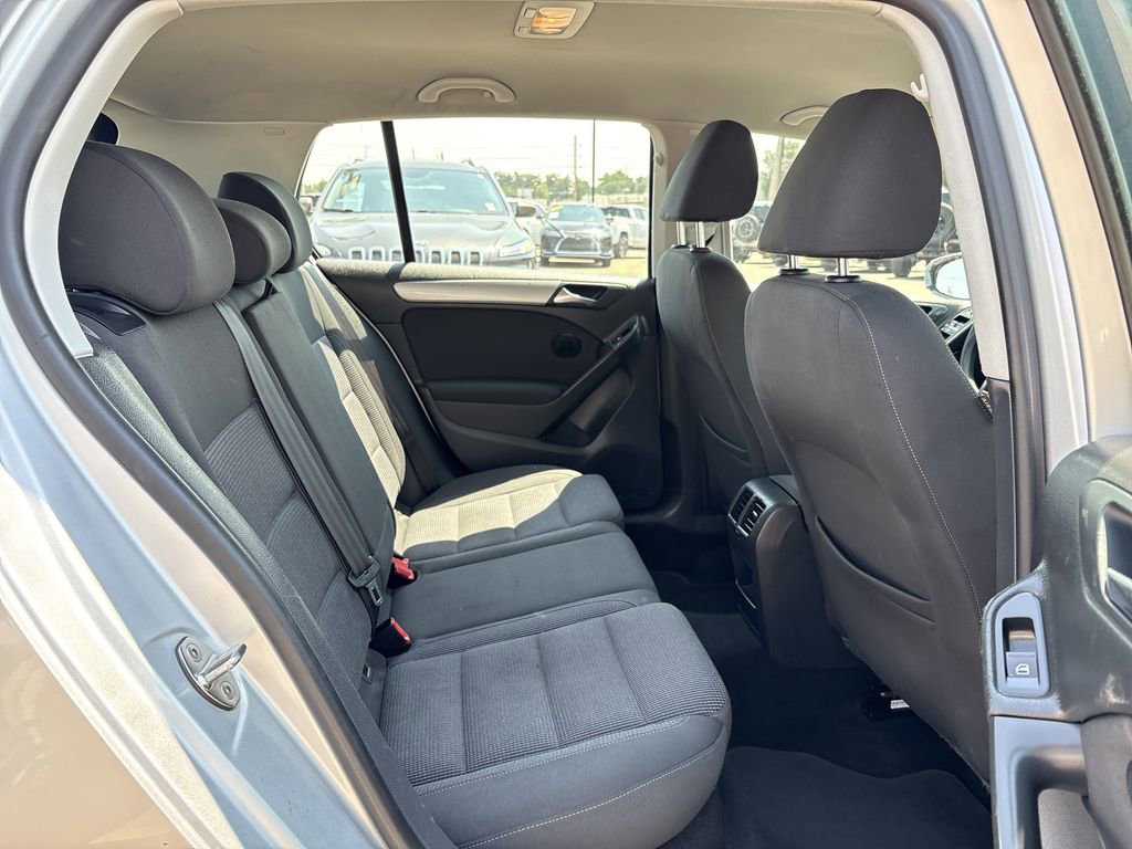 Used 2013 Volkswagen Golf 4-Door image 22