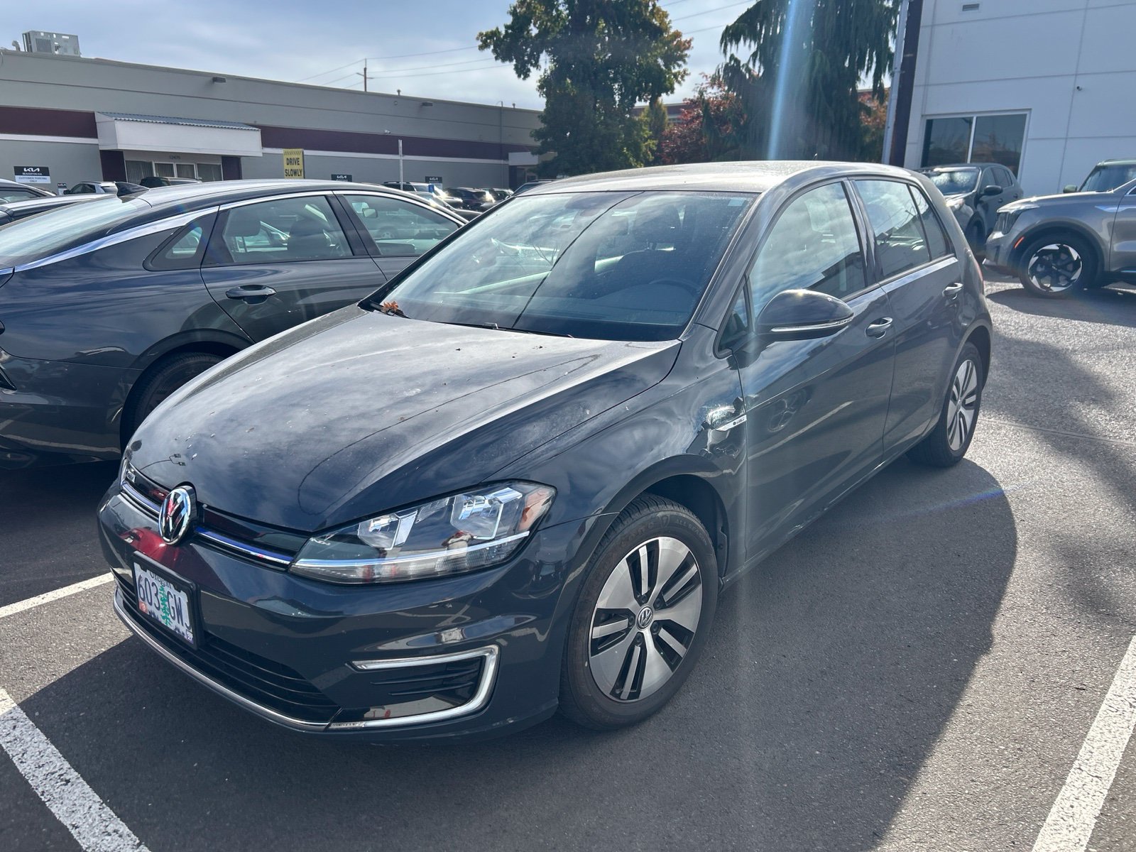 Used 2019 Volkswagen e-Golf SE w/ Driver Assistance Package FWD image 1
