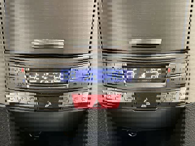 Used 2010 Subaru Outback 2.5i Limited image 12