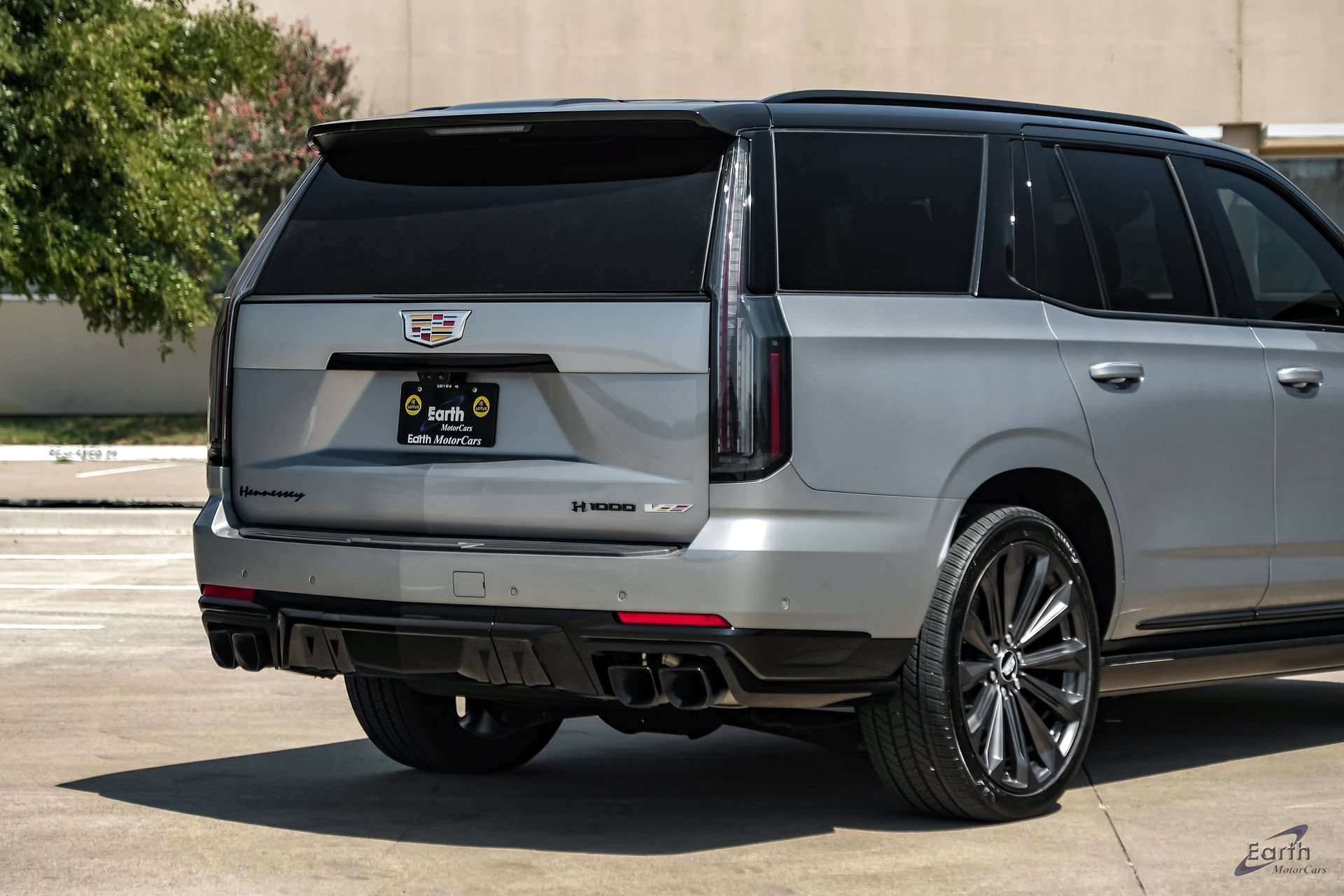 Used 2025 Cadillac Escalade V w/ LPO, Floor Liner Package AWD/4WD image 18