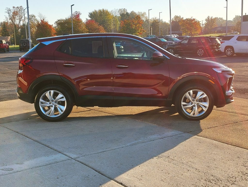 Used 2025 Buick Encore GX Preferred AWD/4WD image 26
