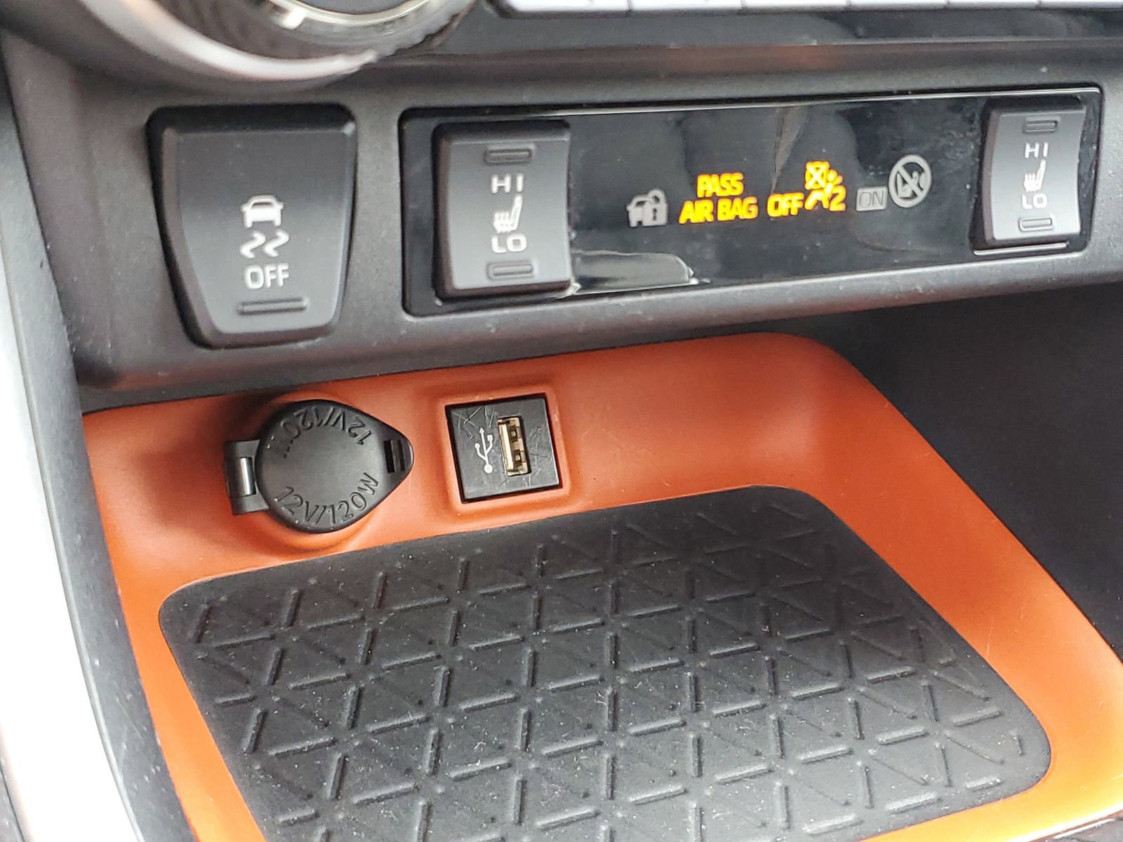 Used 2024 Toyota RAV4 Adventure w/ Convenience Package image 29