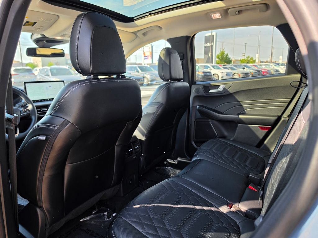 Used 2024 Ford Escape SE w/ PHEV Premium Package FWD image 15