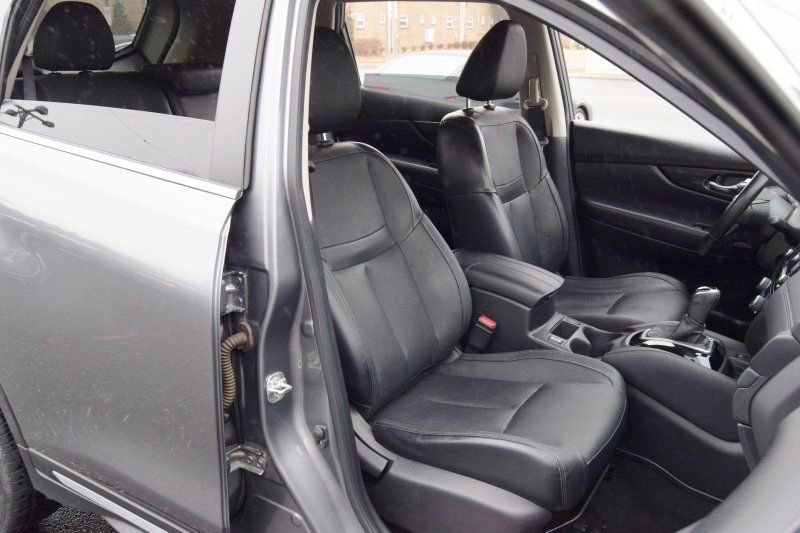 Used 2018 Nissan Rogue SL w/ Premium Package image 22