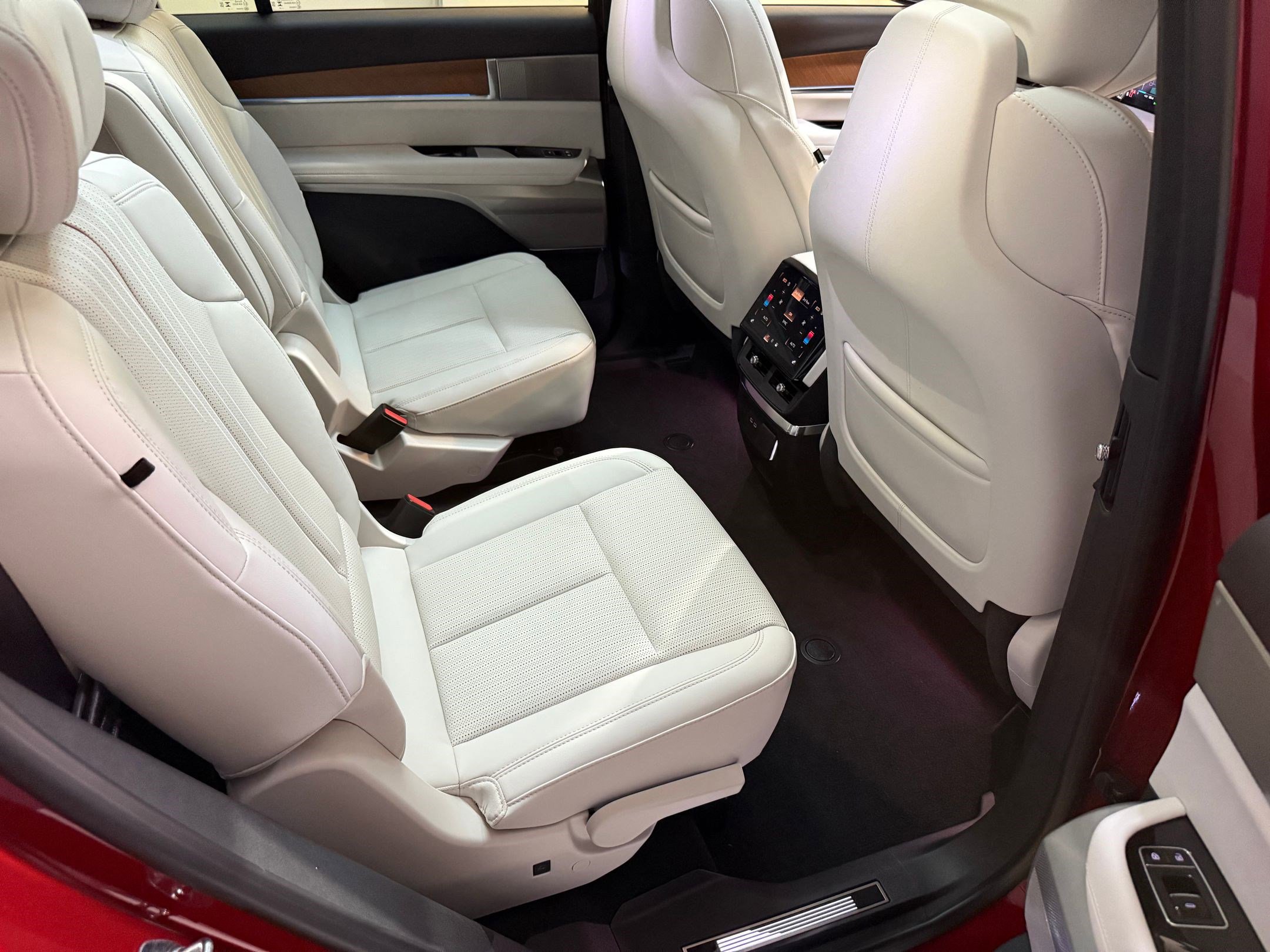 New 2026 Cadillac Vistiq Sport image 50