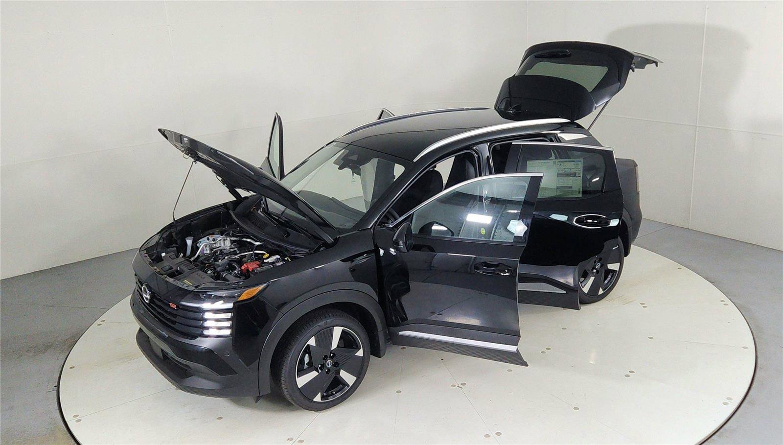 Used 2025 Nissan Kicks SR FWD image 26