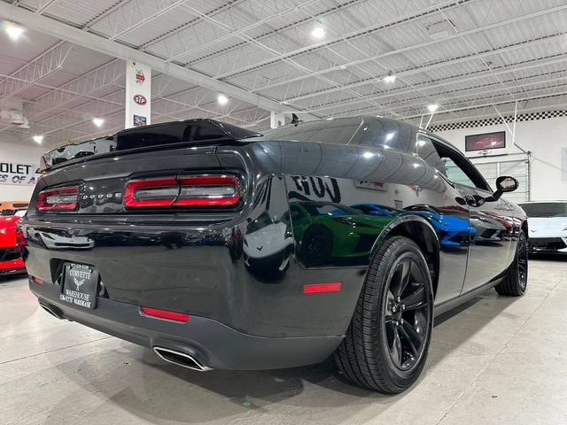 Used 2020 Dodge Challenger SXT RWD image 3