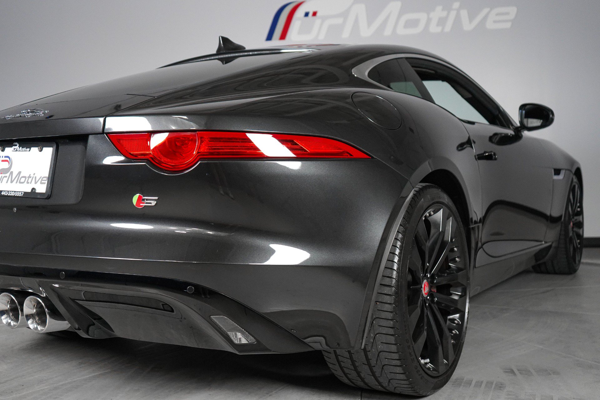 Used 2015 Jaguar F-TYPE S RWD image 21