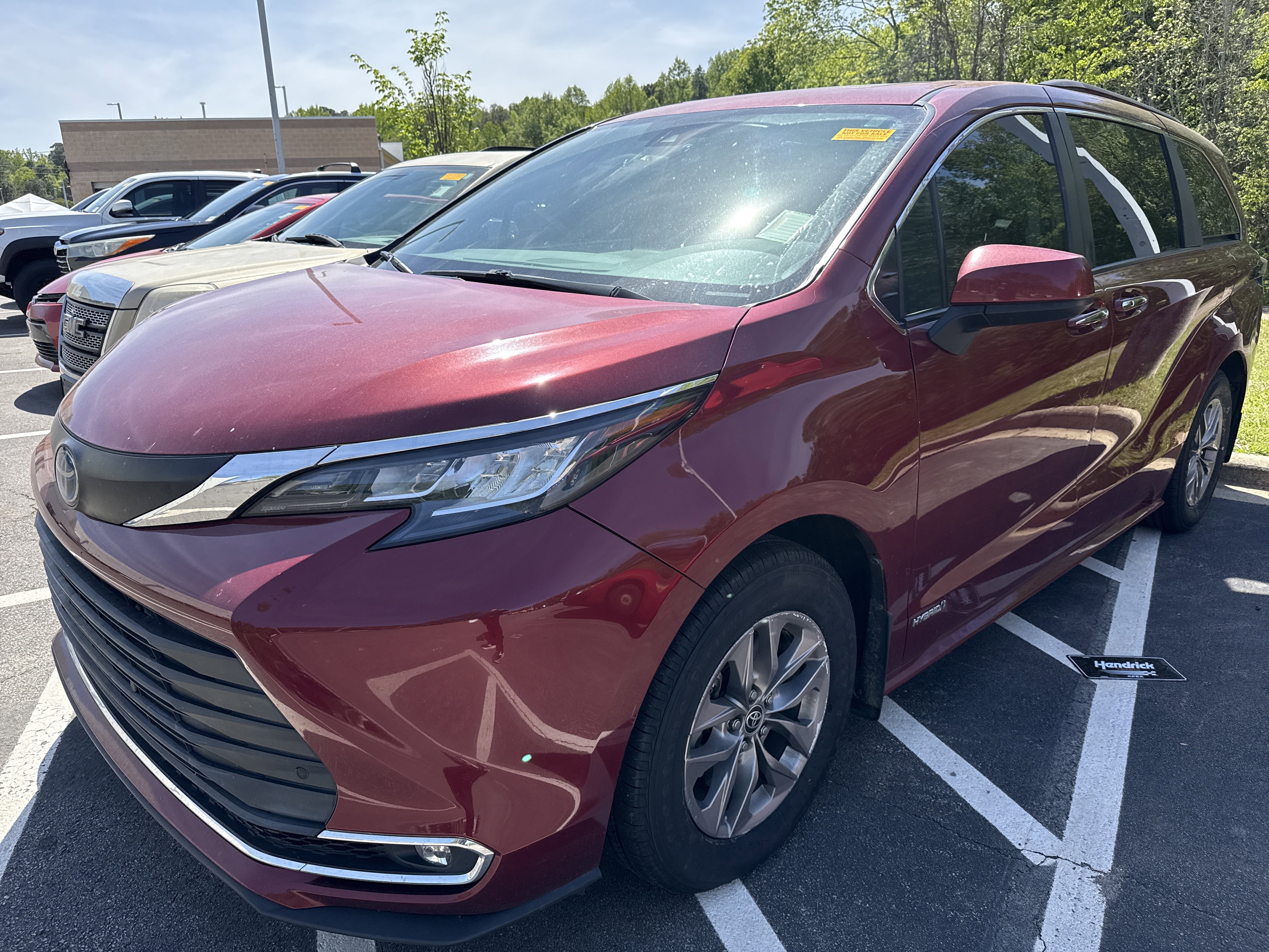 Used 2021 Toyota Sienna XLE image 41