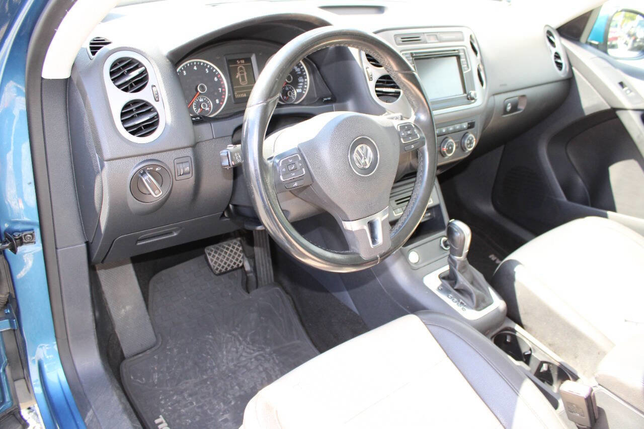 Used 2017 Volkswagen Tiguan Wolfsburg Edition image 13