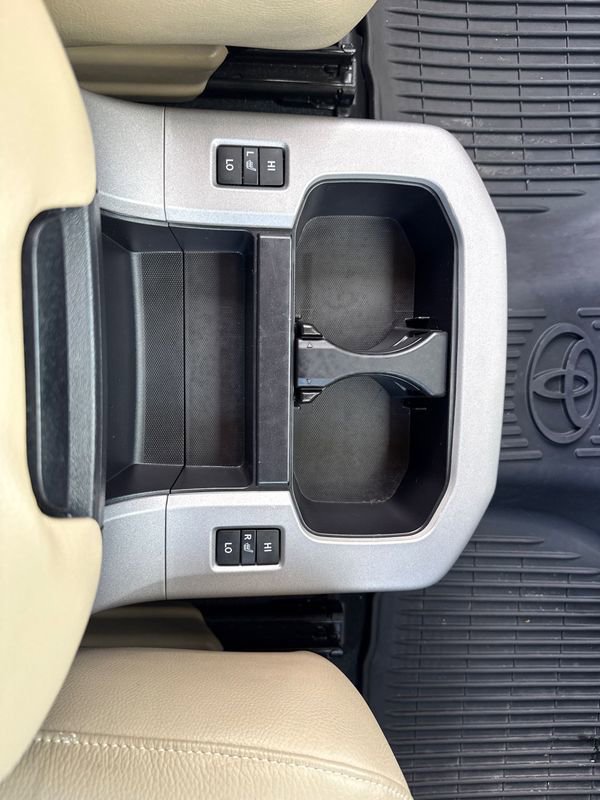 Used 2021 Toyota Sequoia Platinum AWD/4WD image 29