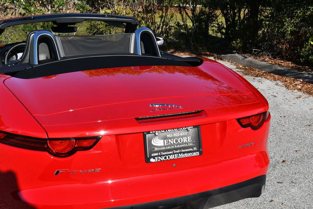 Used 2019 Jaguar F-TYPE Convertible image 10