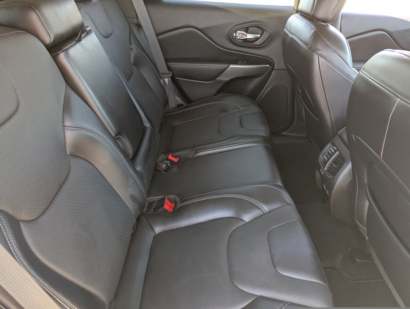 Used 2021 Jeep Cherokee Latitude Lux image 15