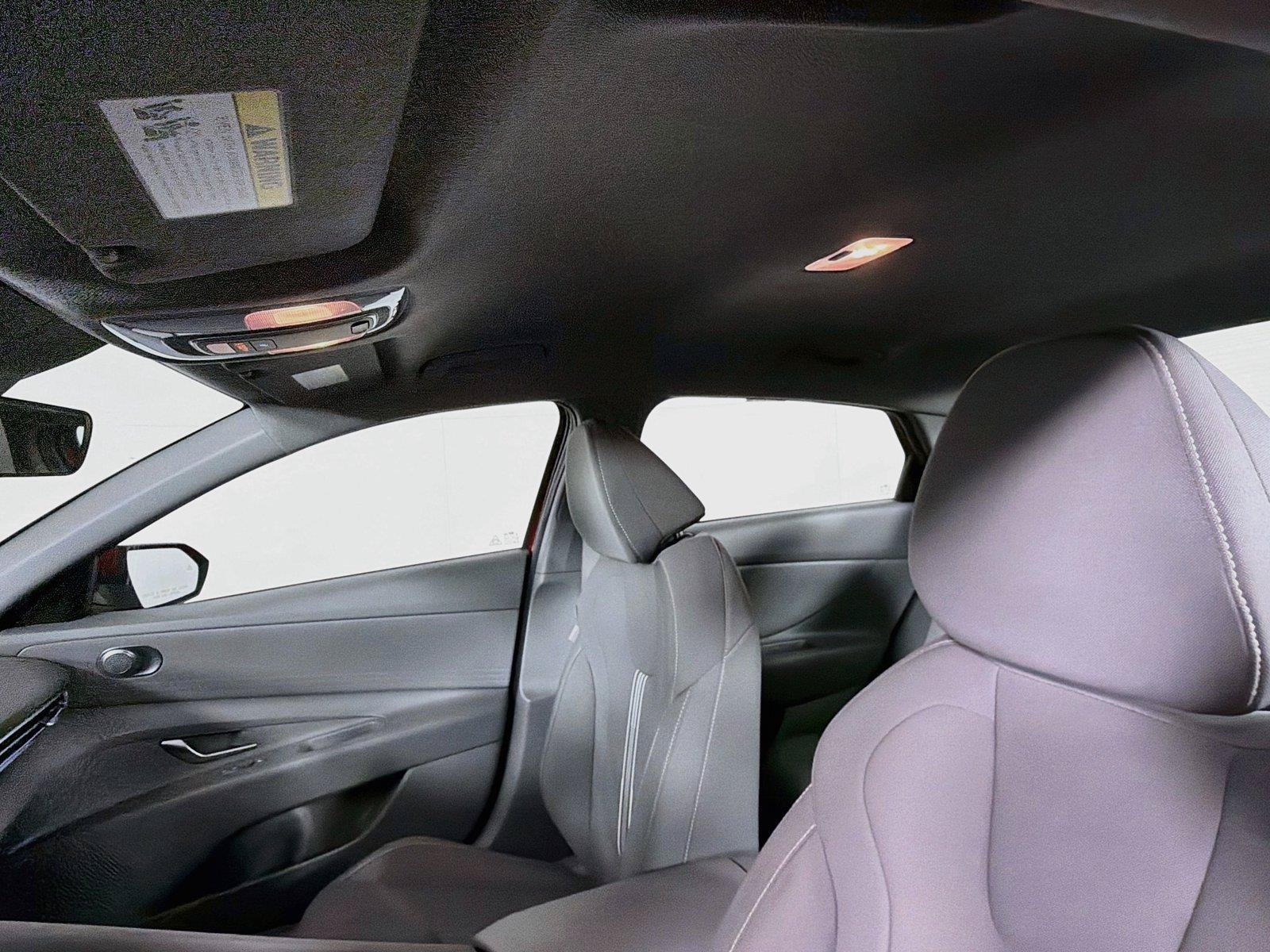 Used 2024 Hyundai Elantra SEL FWD image 5