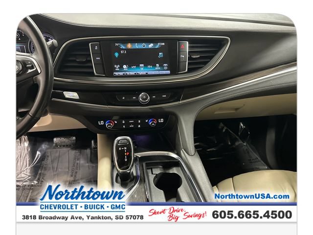 Used 2018 Buick Enclave Essence AWD/4WD image 17