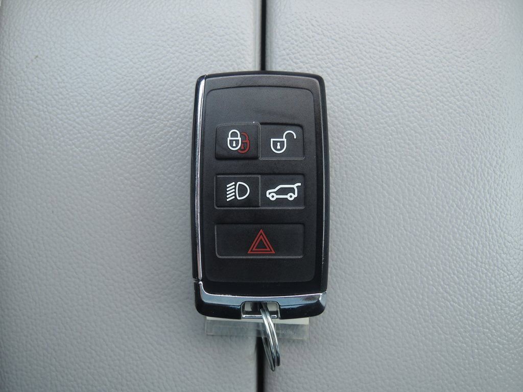 Used 2022 Land Rover Range Rover Evoque R-Dynamic S image 41