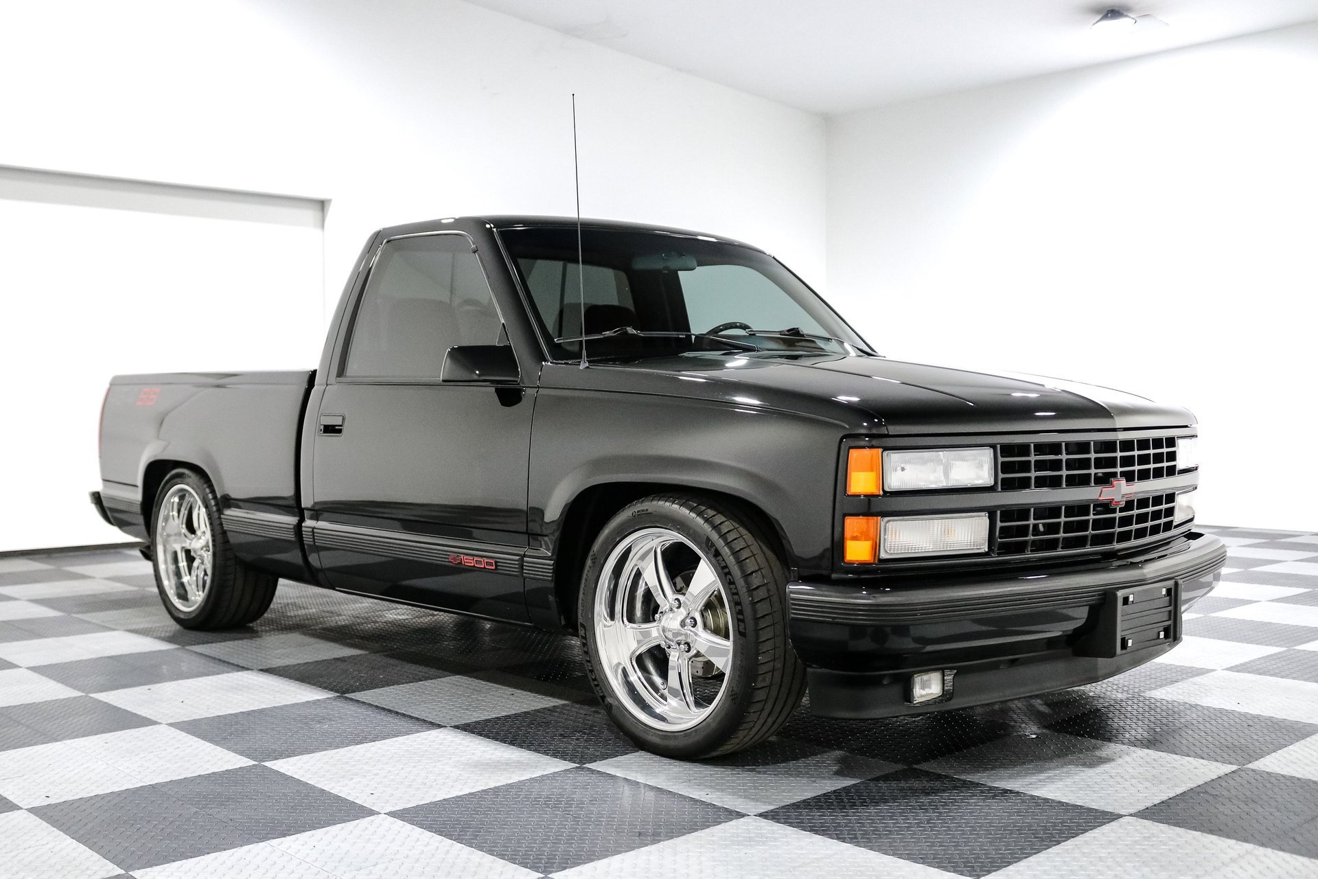 Used 1990 Chevrolet Silverado 1500 454 SS RWD image 1