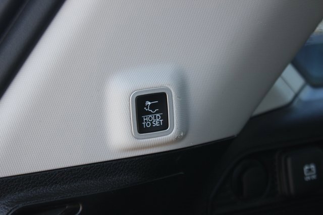 Used 2024 Jeep Grand Cherokee Limited image 24