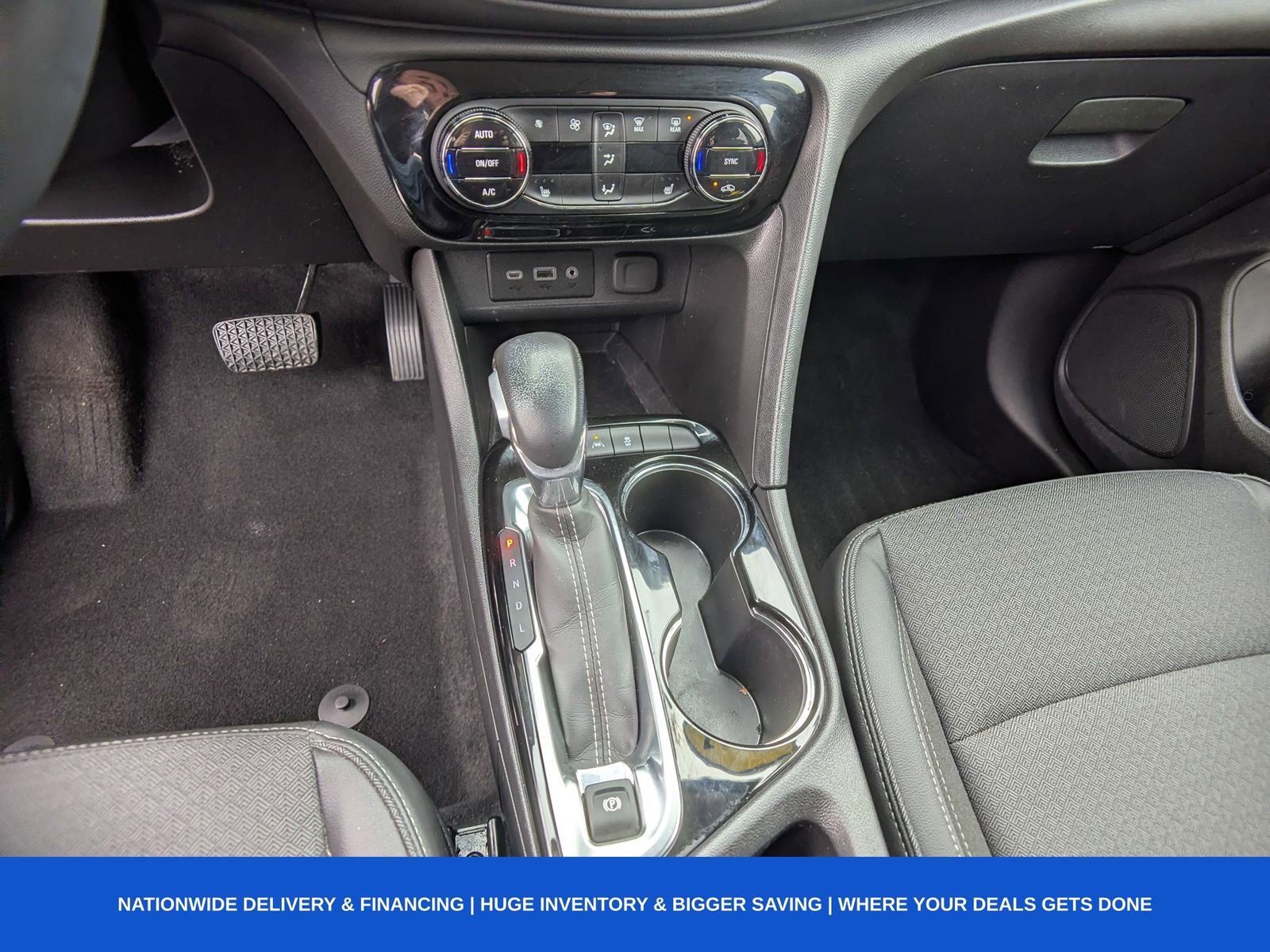 Used 2021 Buick Encore GX Select image 29