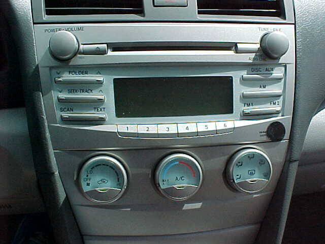 Used 2009 Toyota Camry LE FWD image 26