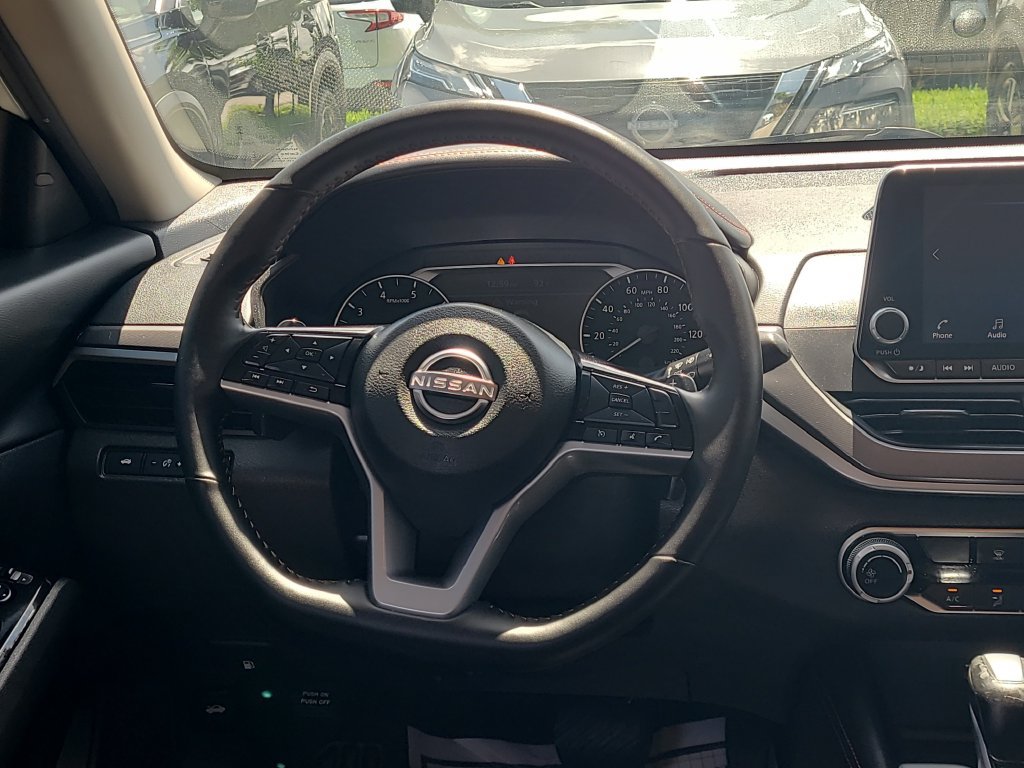 Used 2025 Nissan Altima 2.5 SR FWD image 17