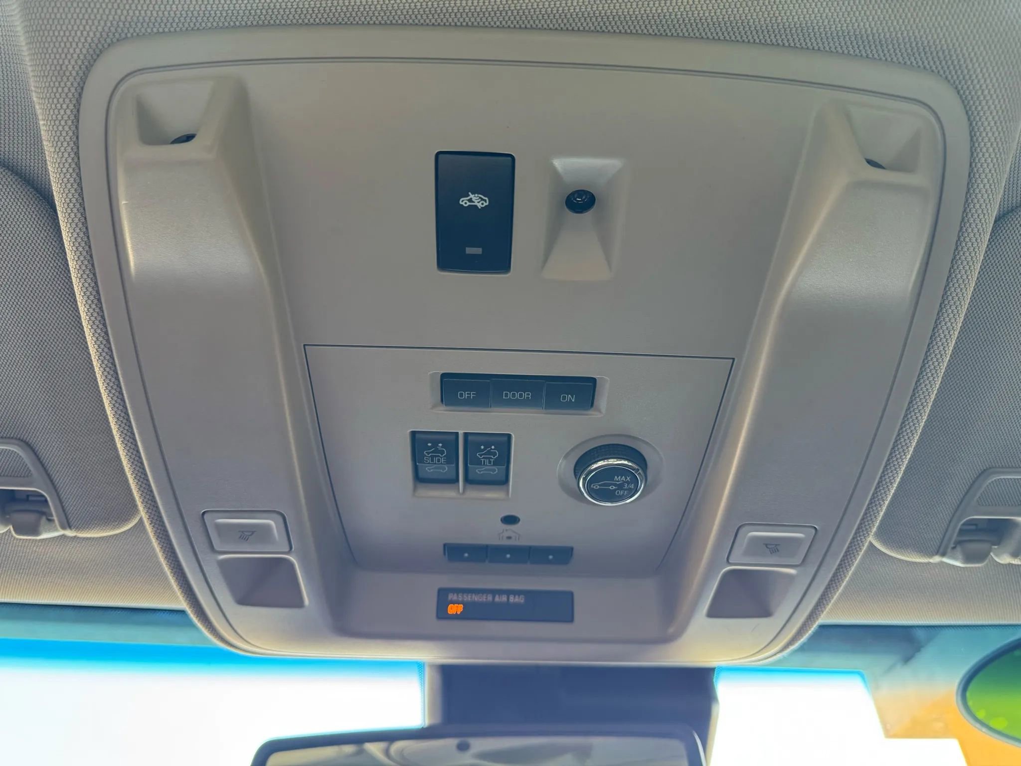 Used 2019 GMC Yukon Denali w/ Denali Ultimate Package image 18