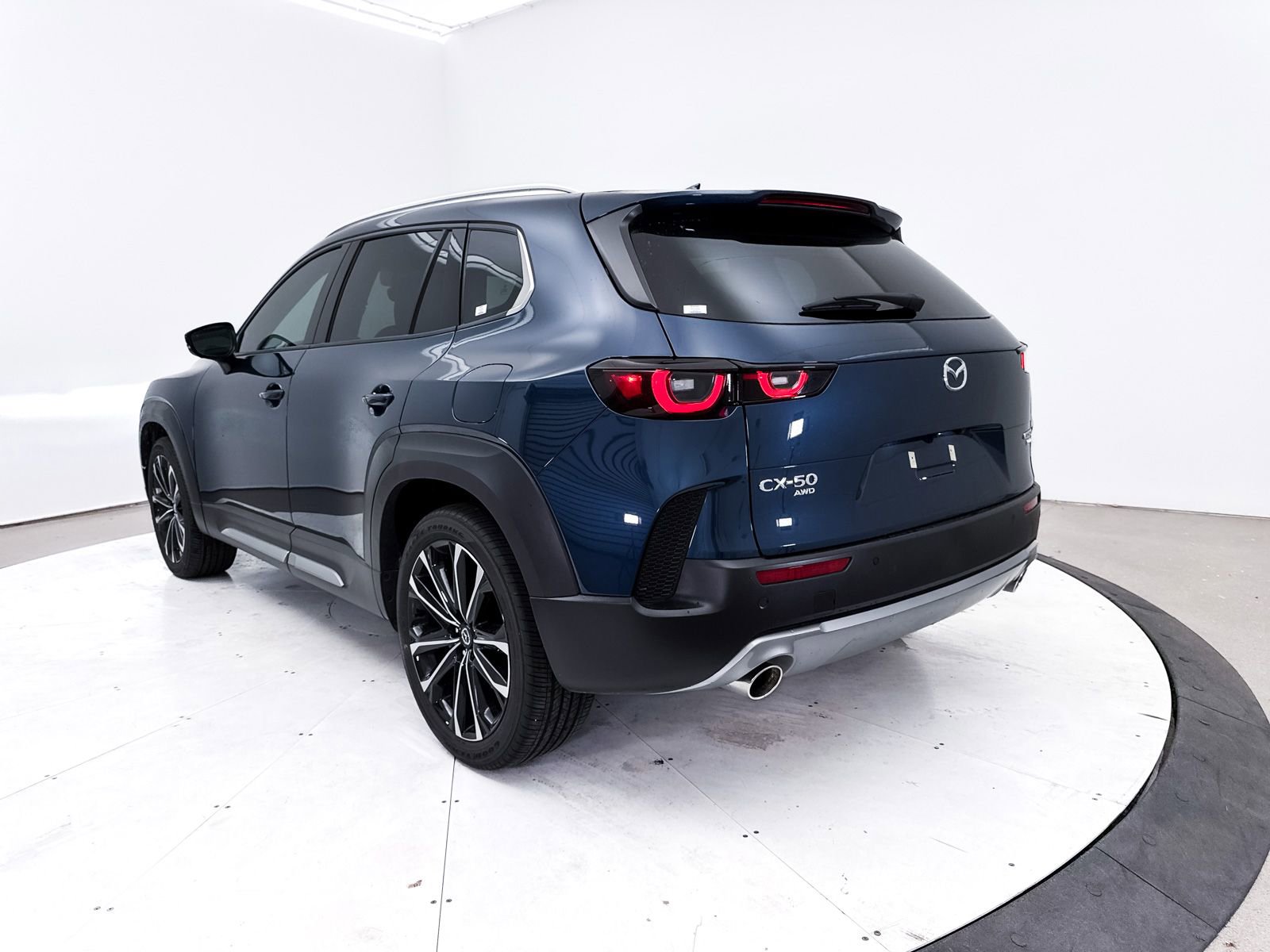 Certified 2025 MAZDA CX-50 2.5 Turbo w/ Accent Package image 17