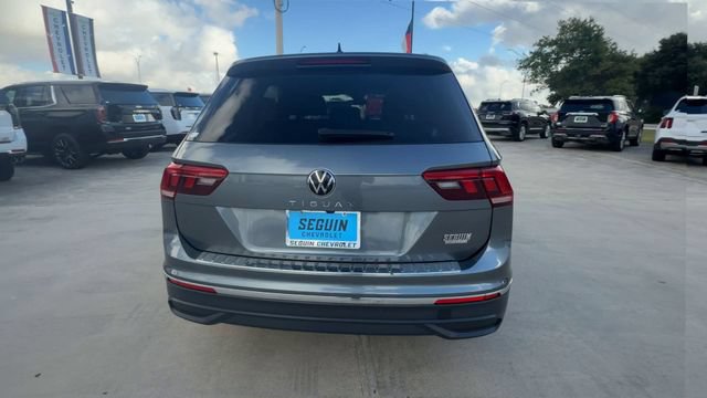 Used 2024 Volkswagen Tiguan SE FWD image 7