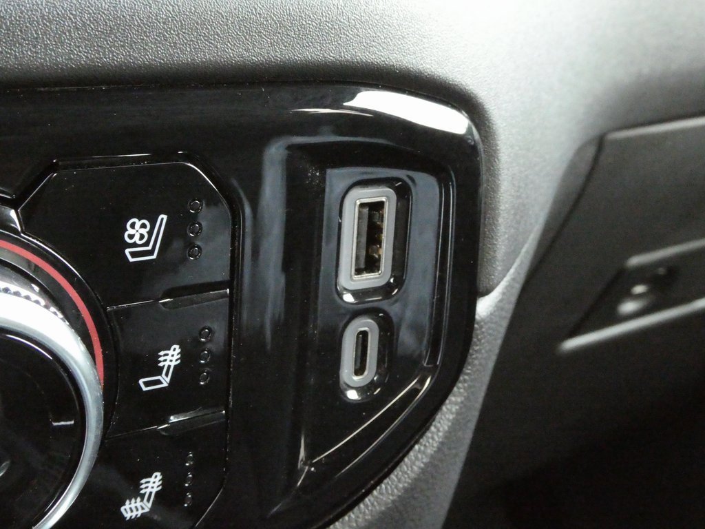 New 2025 GMC Sierra 2500 SLT w/ SLT Premium Package image 18