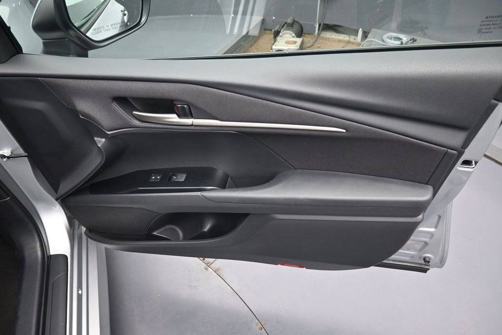 Used 2025 Toyota Camry LE FWD image 32